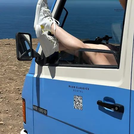 Luksusowy namiot Rent A Blue Classics's Campervan Mb 100 For A Trip In Algarve Portimão