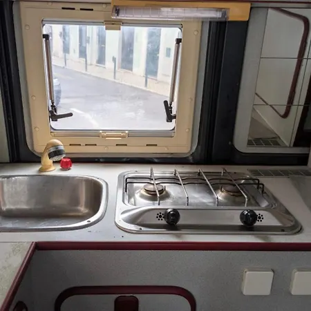 Rent A Blue Classics's Campervan Mb 100 For A Trip In Algarve Luksusowy namiot